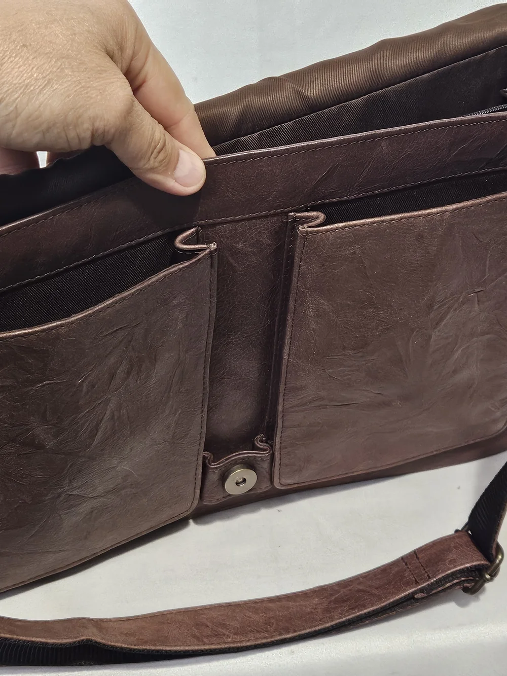 Wilsons Leather M. Julian 1990s Messenger Bag Mens Large Brown Crossbody Laptop
